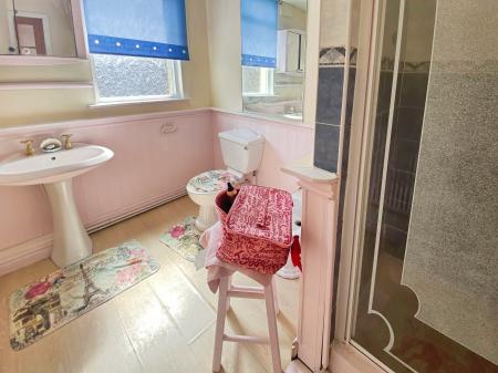 4 bedroom Terraced House for sale in Queens Drive, Stoneycroft, Liverpool, L13