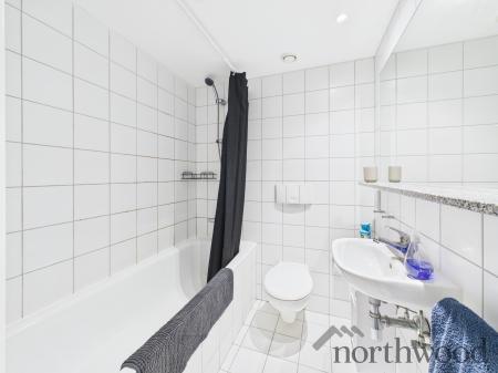 2 bedroom Flat for sale in Royal Quay, City Centre, Liverpool, L3