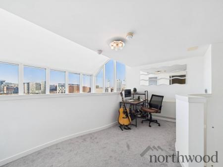 2 bedroom Flat for sale in Royal Quay, City Centre, Liverpool, L3