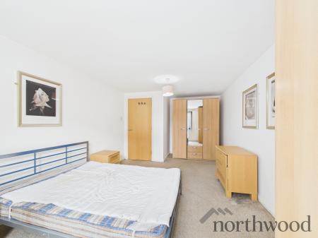 2 bedroom Flat to let in 10 Maddison Square, City Centre, Liverpool, L1