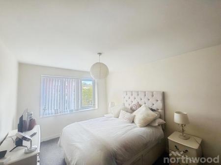 2 bedroom Flat to let in Woodsome Park, Gateacre, Liverpool, L25