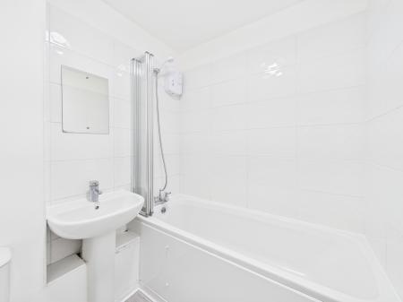 2 bedroom Terraced House to let in Beattock Close, Kirkby