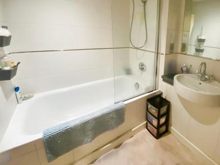 2 bedroom Flat to let in Leeds Street, City Centre, Liverpool, L3