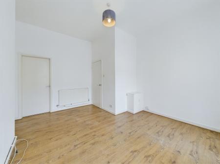 1 bedroom Flat to let in Kremlin Drive, Old Swan, Liverpool, L13