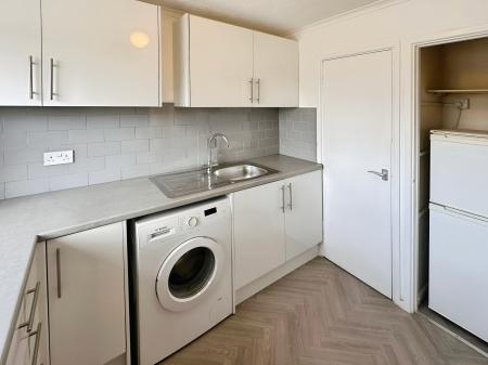 2 bedroom Flat for sale in The Shires, Off Old Bedford Rd, Luton, LU2