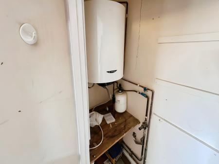 2 bedroom Flat for sale in The Shires, Off Old Bedford Rd, Luton, LU2