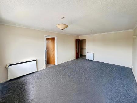 2 bedroom Flat for sale in The Shires, Off Old Bedford Rd, Luton, LU2