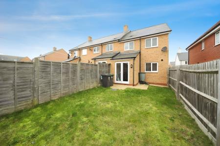 3 bedroom End of terrace house to let in Chestnut Avenue, Silsoe, Bedford, MK45