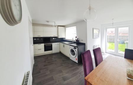 3 bedroom End of terrace house to let in Chestnut Avenue, Silsoe, Bedford, MK45
