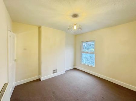 2 bedroom End of terrace house to let in Cowper Street, Town Centre, Luton, LU1