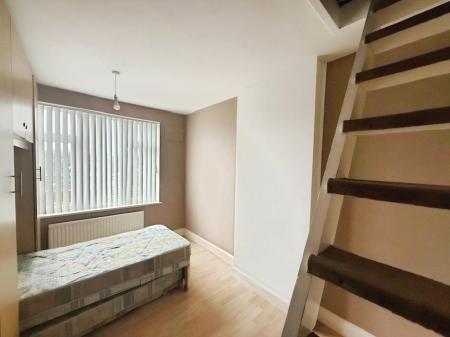 3 bedroom Terraced House to let in Chester Avenue, Luton, LU4