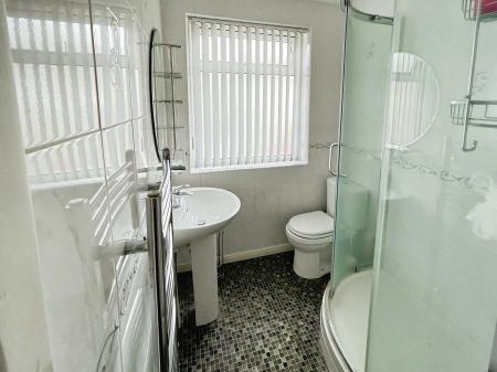 3 bedroom Terraced House to let in Chester Avenue, Luton, LU4