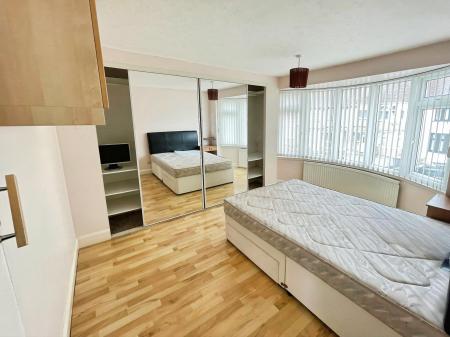 3 bedroom Terraced House to let in Chester Avenue, Luton, LU4