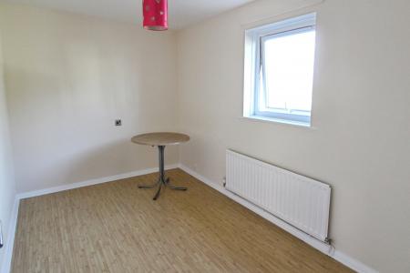 2 bedroom Flat to let in Church Street, Dunstable, LU5