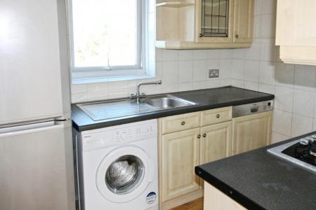 2 bedroom Flat to let in Church Street, Dunstable, LU5