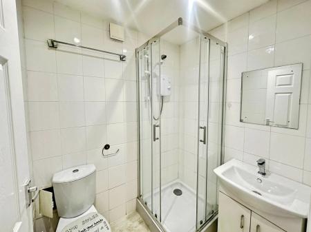 1 bedroom Flat to let in Wellington Street, Town Centre, Luton, LU1