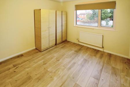 3 bedroom End of terrace house to let in Peregrine Road, Lewsey Farm, Luton, LU4
