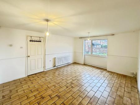 3 bedroom End of terrace house to let in Peregrine Road, Lewsey Farm, Luton, LU4