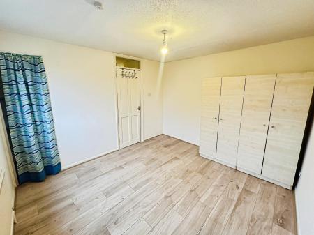 3 bedroom End of terrace house to let in Peregrine Road, Lewsey Farm, Luton, LU4