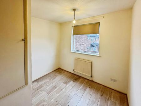3 bedroom End of terrace house to let in Peregrine Road, Lewsey Farm, Luton, LU4