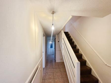 3 bedroom End of terrace house to let in Peregrine Road, Lewsey Farm, Luton, LU4