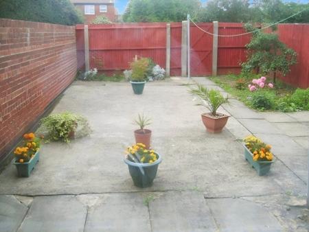 3 bedroom End of terrace house to let in Peregrine Road, Lewsey Farm, Luton, LU4