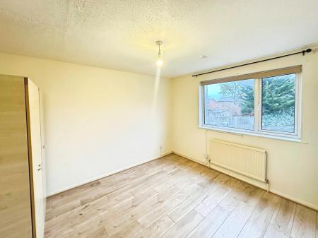 3 bedroom End of terrace house for sale in Peregrine Road, Lewsey Farm, Luton, LU4
