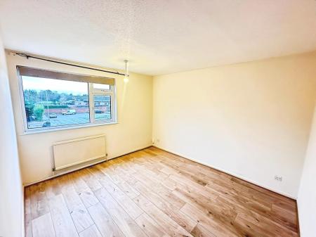 3 bedroom End of terrace house for sale in Peregrine Road, Lewsey Farm, Luton, LU4