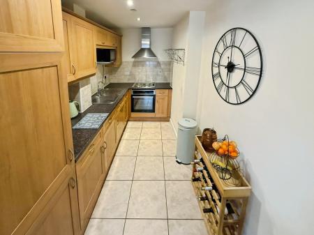 2 bedroom Flat to let in 118 Midland Road, Town Centre, Luton, LU2