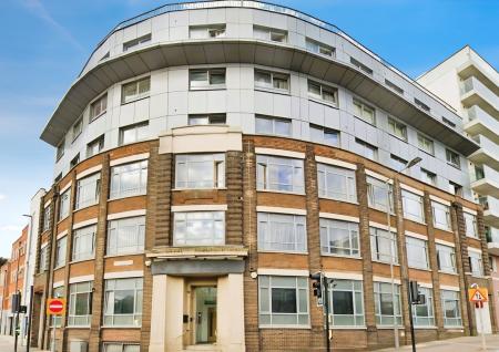 2 bedroom Flat to let in 118 Midland Road, Town Centre, Luton, LU2