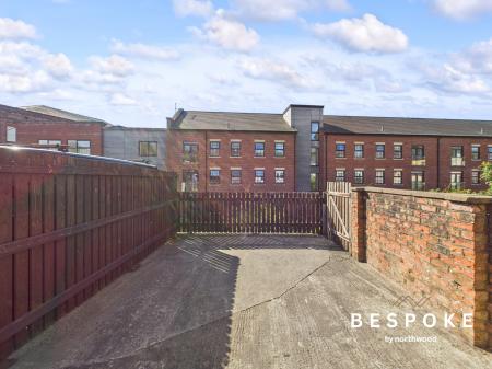 2 bedroom End of terrace house for sale in Allen Street, Macclesfield, SK11