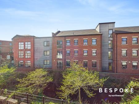 2 bedroom End of terrace house for sale in Allen Street, Macclesfield, SK11