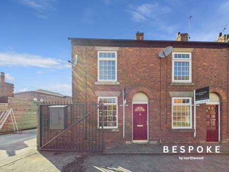 2 bedroom End of terrace house for sale in Allen Street, Macclesfield, SK11