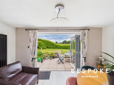 2 bedroom Link detached house for sale in Appleby Close, Macclesfield, SK11