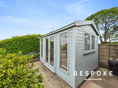 2 bedroom Link detached house for sale in Appleby Close, Macclesfield, SK11