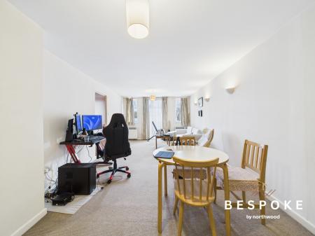 4 bedroom Apartment for sale in Parkway, Wilmslow, SK9