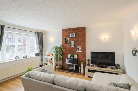 3 bedroom Detached house to let in Kentwell Drive, Macclesfield, SK10