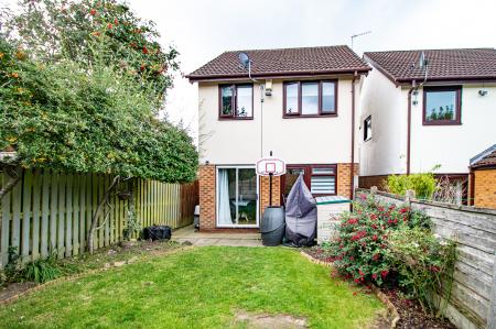 3 bedroom Detached house to let in Kentwell Drive, Macclesfield, SK10