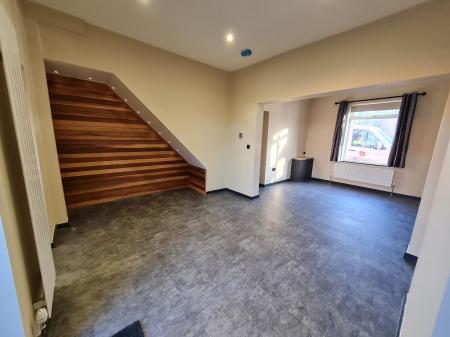 3 bedroom Terraced House to let in Hurdsfield Road, Macclesfield, SK10