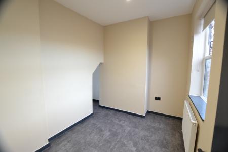 3 bedroom Terraced House to let in Hurdsfield Road, Macclesfield, SK10