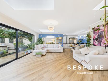 6 bedroom Detached house for sale in Gawsworth Road, Macclesfield, SK11