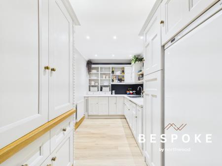 6 bedroom Detached house for sale in Gawsworth Road, Macclesfield, SK11