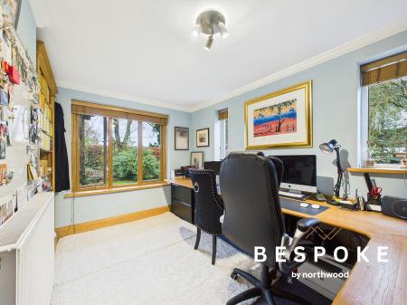 6 bedroom Detached house for sale in Gawsworth Road, Macclesfield, SK11