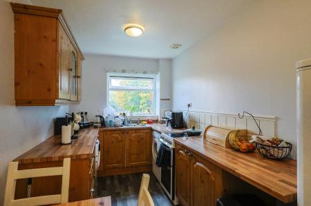 2 bedroom Flat to let in Beech Farm Drive, Macclesfield, SK10