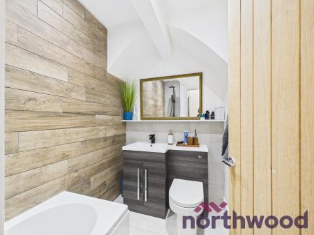 2 bedroom Terraced House to let in Brown Street, Macclesfield, SK11