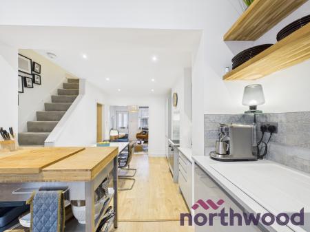 2 bedroom Terraced House to let in Brown Street, Macclesfield, SK11