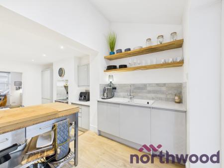 2 bedroom Terraced House to let in Brown Street, Macclesfield, SK11