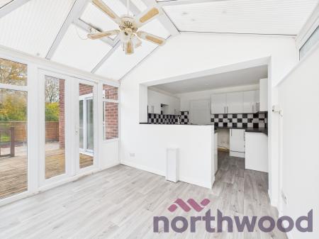 4 bedroom Detached house to let in Rugby Drive, Macclesfield, SK10