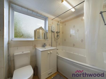 3 bedroom Mews house to let in Kennedy Ave, Macclesfield, SK10