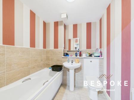 2 bedroom Flat for sale in Higher Hillgate, Stockport, SK1